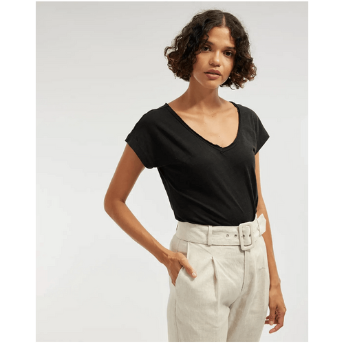 Amelius Sadie V Neck Tee - Black